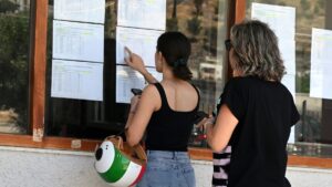 Πανελλαδικές 2026: Και τώρα το βλέμμα στις βάσεις εισαγωγής – Πώς θα κινηθούν, εκτιμήσεις ανά πεδίο
