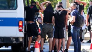 Δολοφονία 15χρονου στην Καλλιθέα: Γιατί βγήκαν τα μαχαίρια – “Δεν ήθελα να τον σκοτώσω” λέει ο 17χρονος δράστης