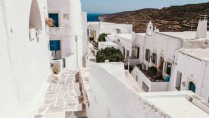 Η Σίφνος στα “διαμάντια” της Ευρώπης για το καλοκαίρι: “Παραμυθένιο νησί, ο χρόνος μοιάζει να έχει σταματήσει”