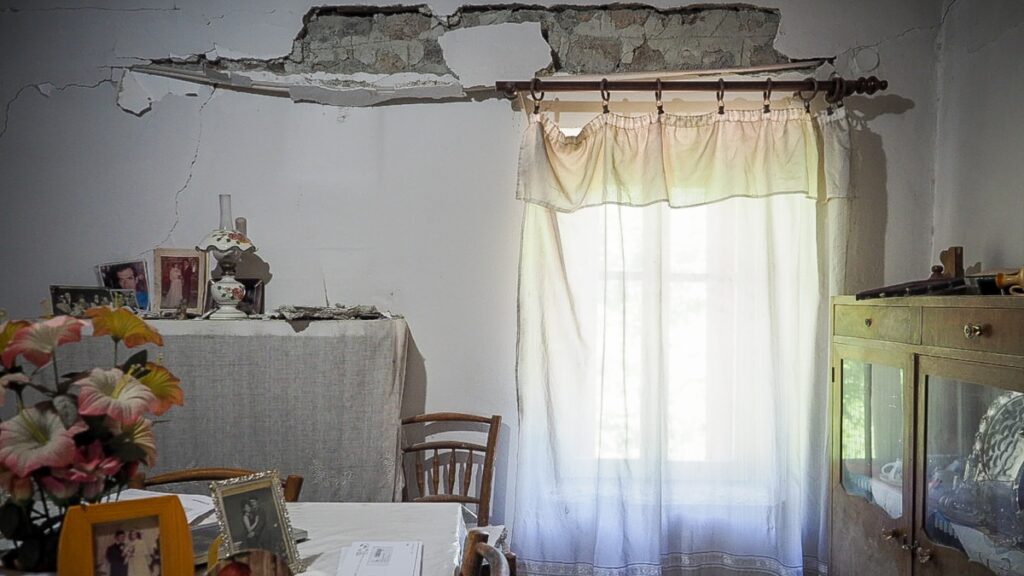 Σεισμοί στην Εύβοια: 26 “κίτρινα” κτίρια, κανένα “κόκκινο” έως σήμερα – Τι έδειξαν οι αυτοψίες