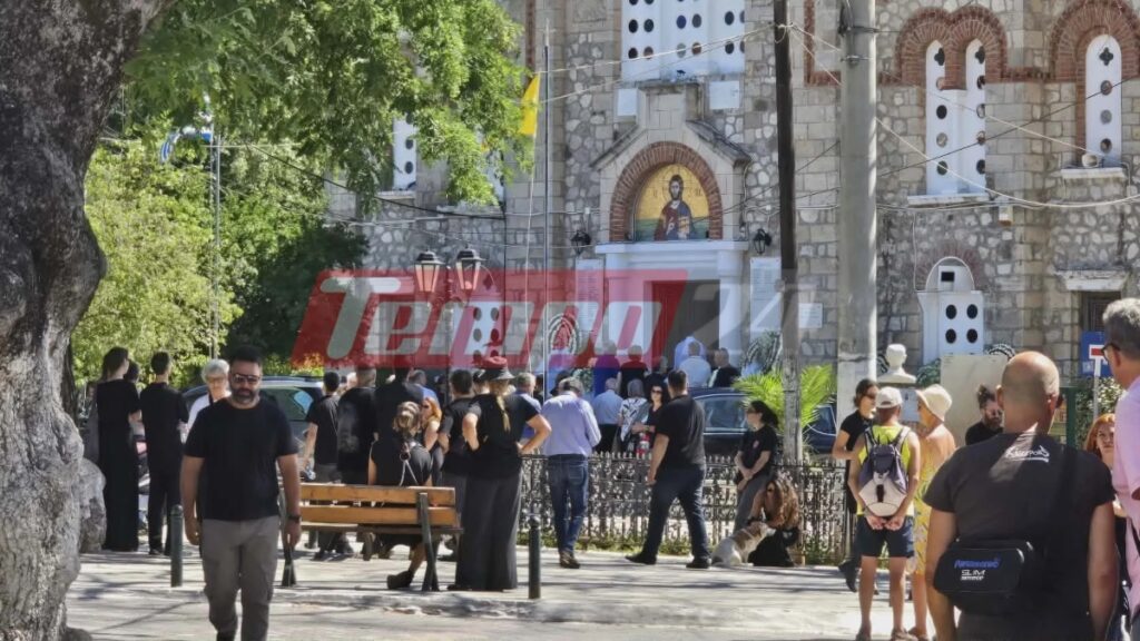 Διπλή δολοφονία στο Αίγιο: Ράγισαν καρδιές στο τελευταίο αντίο για την 54χρονη και τον γιο της – Στον ανακριτή ο 65χρονος Ιταλός (εικόνα)