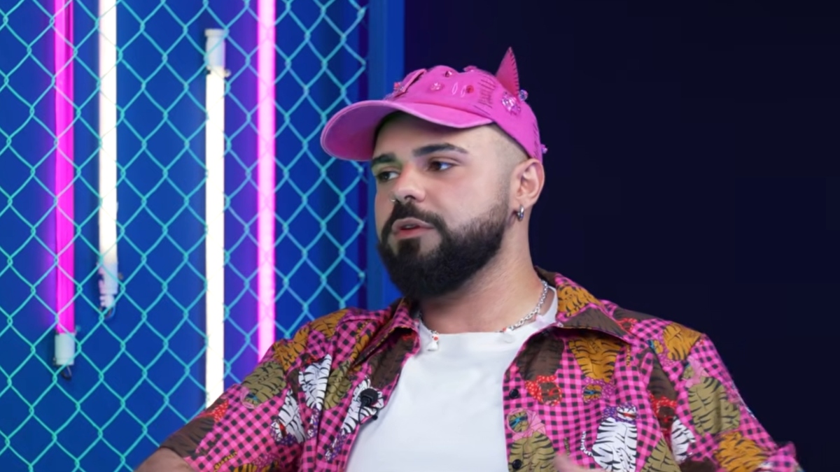Akylas: «Βίωσα bullying γιατί ήμουν ένα γκέι αγόρι» – Η εξομολόγηση για την προσωπική του ζωή