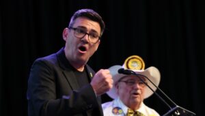 Άντι Μπέρναμ: Πώς ο νέος δήμαρχος του Μάντσεστερ μπορεί να ανατρέψει τον Στάρμερ – Τα τρία σενάρια