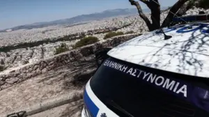 Λήξη συναγερμού στην πλατεία Συντάγματος – Το ύποπτο σακίδιο περιείχε ρούχα