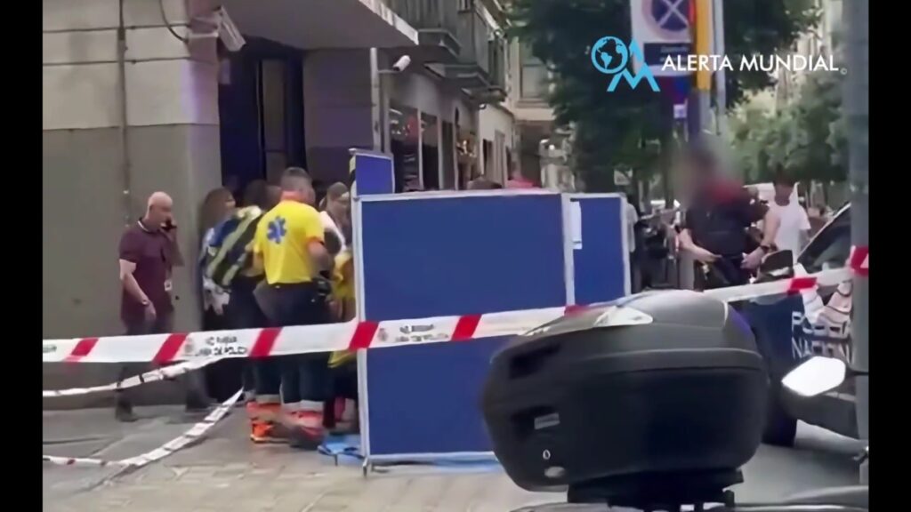 Βαρκελώνη: Άνδρας δολοφονήθηκε έξω από Αστυνομικό Τμήμα εν μέσω επίσκεψης του Πάπα (Βίντεο)