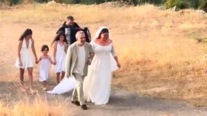 Δανάη Μπάρκα: Οι πρώτες εικόνες από τον γάμο της με τον Φάνη Μπότση