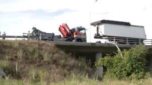Εγνατία Οδός: Κλειστή στο ρεύμα προς Θεσσαλονίκη – Νταλίκα ντελαπάρισε κοντά στα διόδια Δροσοχωρίου