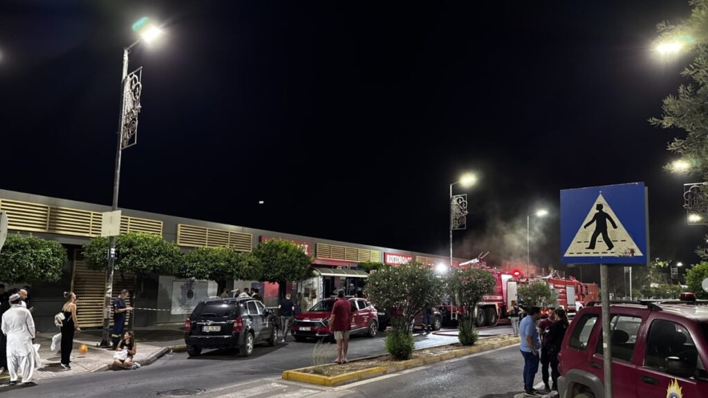 Φωτιά σε υπόγειο χώρο κτιρίου στην Ελεύσινα – Διακοπή της κυκλοφορίας