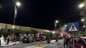 Φωτιά σε υπόγειο χώρο κτιρίου στην Ελεύσινα – Διακοπή της κυκλοφορίας