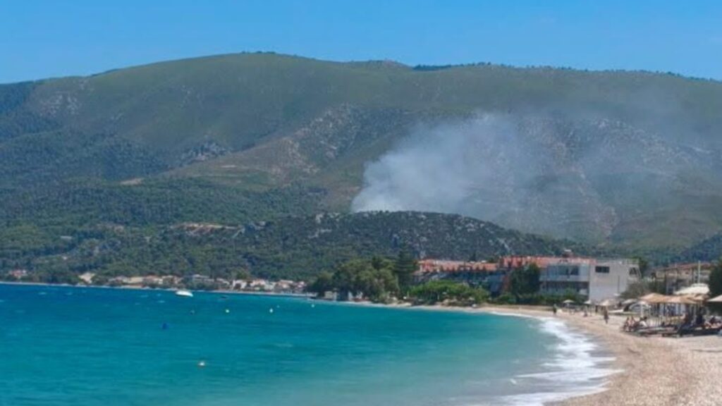 Φωτιά στην Άνω Αλμυρή Κορινθίας – Κινητοποιήθηκε και ένα ελικόπτερο
