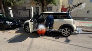 Τρόμος στη Λαμία: Φίδι μπήκε σε καπό αυτοκινήτου και δεν έλεγε να βγει (φωτογραφίες)