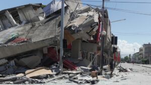 Φιλιππίνες: Στους 37 νεκρούς ο τραγικός απολογισμός από τον σεισμό 7,8 Ρίχτερ – Αγωνία για τους παγιδευμένους στα χαλάσματα (βίντεο)
