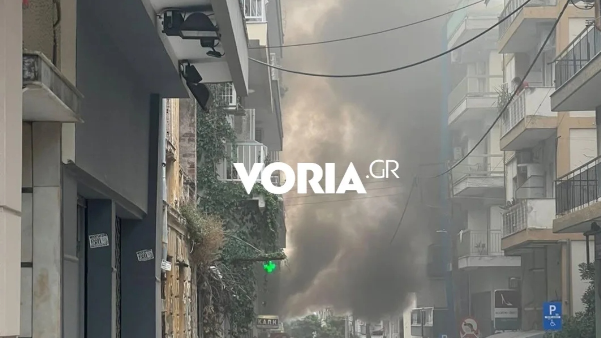 Φωτιά σε συνεργείο αυτοκινήτων στην Θεσσαλονίκη – Εκκενώθηκε το σημείο