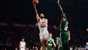Ολυμπιακός – Παναθηναϊκός: Στο +12 (42-30) στο φινάλε του πρώτου ημιχρόνου οι «ερυθρόλευκοι» (Βίντεο)