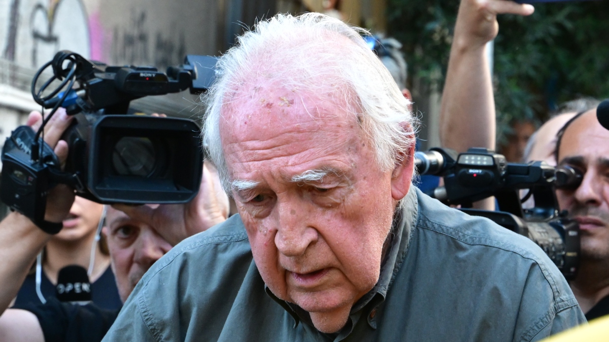 Αλέξανδρος Γιωτόπουλος: Παραδόθηκε και μεταφέρθηκε με ταξί στις φυλακές Κορυδαλλού (Εικόνες & Βίντεο)