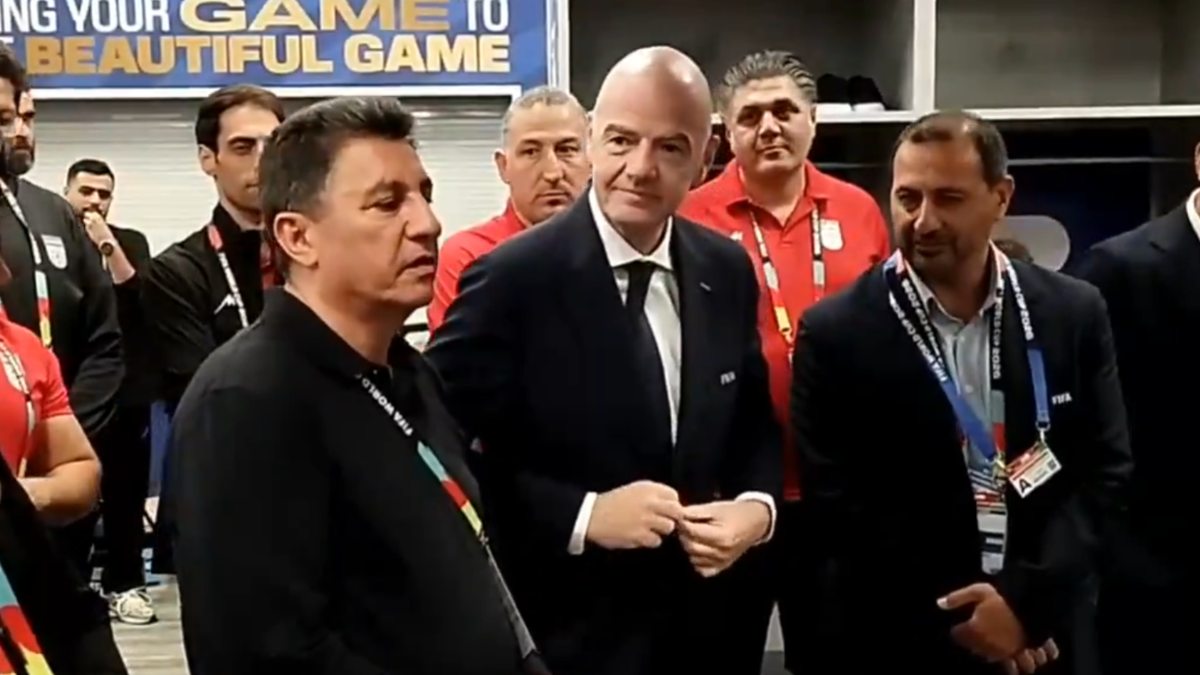 Στα αποδυτήρια του Ιράν ο Ινφαντίνο: “Στέλνετε μήνυμα σε όλο τον πλανήτη”