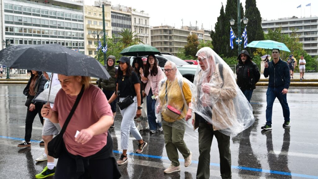 Έκτακτο δελτίο καιρού: Ισχυρές βροχές και καταιγίδες μέχρι το βράδυ – Ποιες περιοχές επηρεάζονται