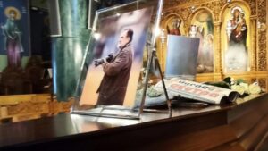 Συγκίνηση στην κηδεία του δημοσιογράφου Γιώργου Παλαμιώτη – Τον αποχαιρέτησαν φίλοι και συγγενείς