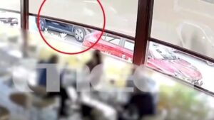 Κηφισιά: Βίντεο ντοκουμέντο με τους δράστες της ένοπλης ληστείας σε βάρος ενός ηλικιωμένου να φεύγουν με ενοικιαζόμενο όχημα