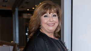Λένα Μαντά για λέμφωμα: «Με το που έβαζα την περούκα έκλαιγα – Ο Γιώργος δε με είδε ποτέ χωρίς σκουφάκι»