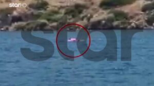 Μέγαρα: Βίντεο από τη διάσωση 14χρονου που παρασύρθηκε με το σωσίβιό του