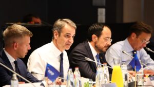Μητσοτάκης από Βρυξέλλες: «Άμεσα στις αντλίες η μείωση του πετρελαίου – Προτεραιότητα η ελευθερία της ναυσιπλοΐας στα Στενά του Ορμούζ»