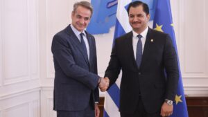 Συνάντηση Μητσοτάκη με τον Σαντάμ Χαφτάρ για ΑΟΖ και μεταναστευτικές ροές