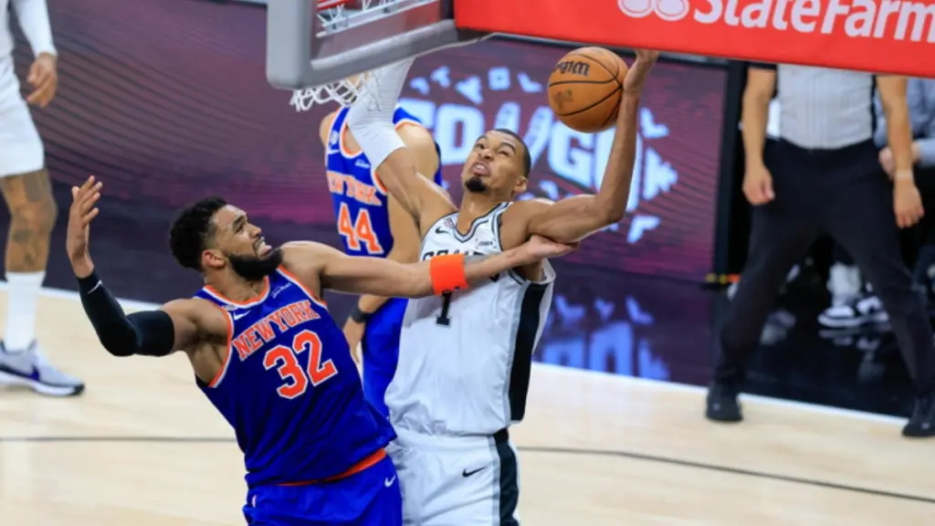 NBA: Οι Νικς κέρδισαν τους Σπερς με 105 – 104 κι έκαναν το 2-0 μέσα στο Σαν Αντόνιο