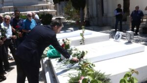 Ανδρέας Παπανδρέου: Το πολιτικό μνημόσυνο για τα 30 χρόνια από τον θάνατο του – Τον τίμησαν ο Νίκος Ανδρούλακης και άλλα στελέχη του ΠΑΣΟΚ (εικόνες)