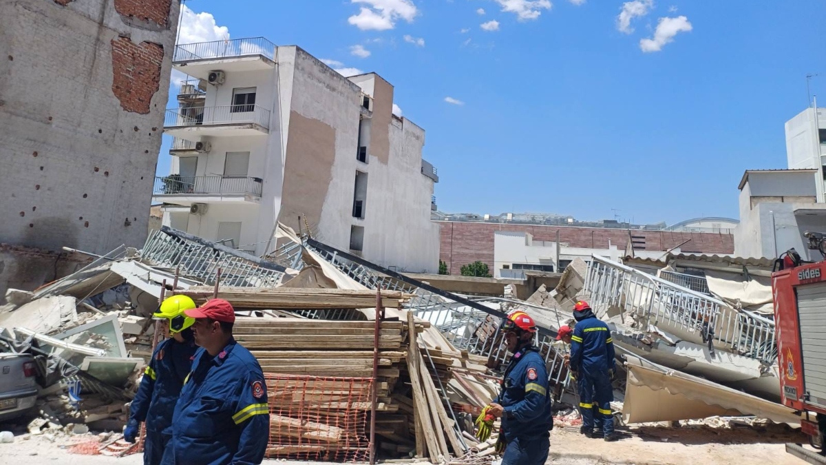 Κάτω Πετράλωνα: Πέντε προσαγωγές για την κατάρρευση της πολυκατοικίας – Εντοπίστηκαν οι τέσσερις αγνοούμενοι