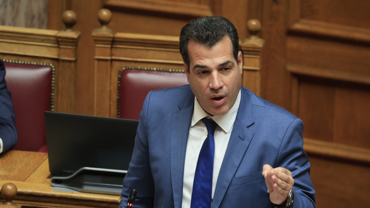 Πλεύρης: “Το 2025 έχουμε 25% μείωση των μεταναστευτικών ροών από τη θάλασσα”