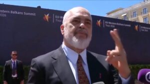 Νέο «σόου» Ράμα: «Ο Θεός, το σεξ και η ΕΕ, είναι τα τρία πράγματα που δεν μπορείς να προβλέψεις μόλις η Αλβανία μπει στην ΕΕ»