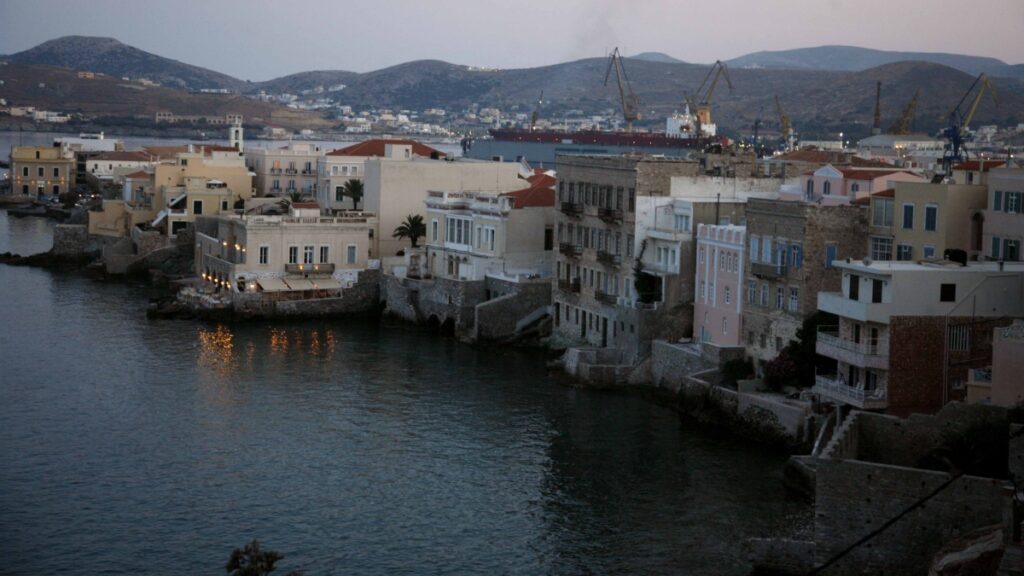 Συνελήφθη 44χρονος στη Σύρο – Κατηγορείται για δολοφονία τον Οκτώβριο του 2025 στην Πάρο
