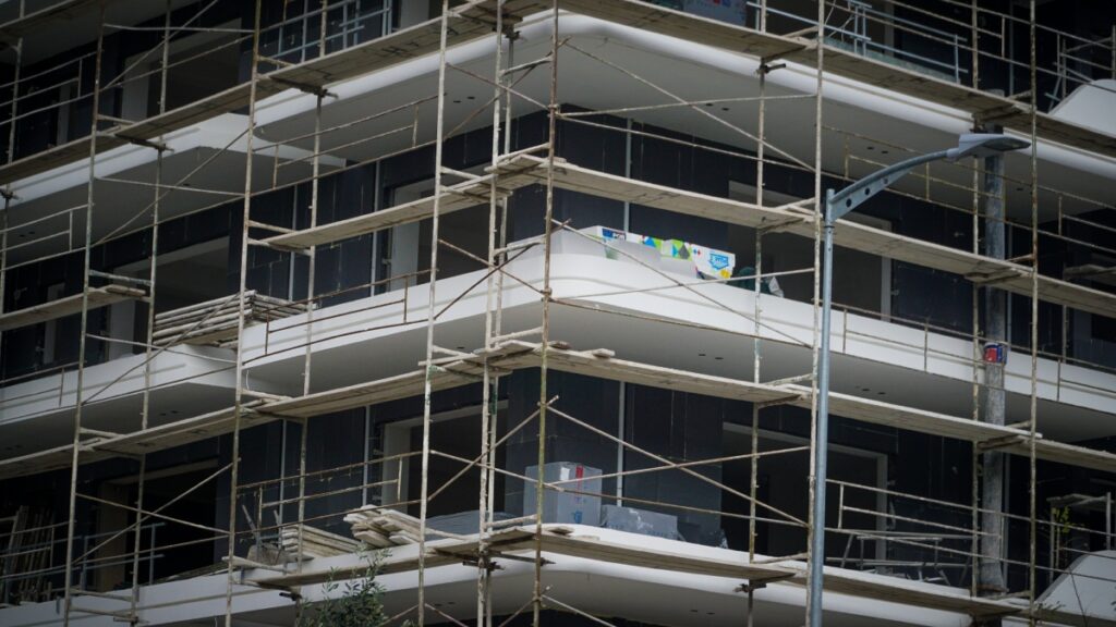 Χανιά: Στο νοσοκομείο εργαζόμενος μετά από πτώση από σκαλωσιά