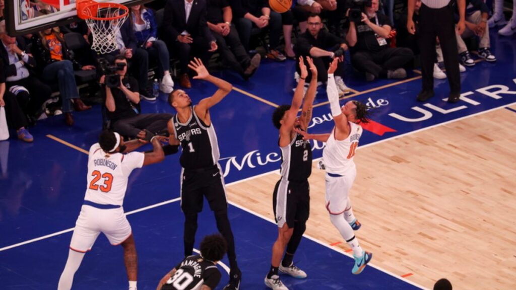 Νικς – Σπερς 111-115: Ζωντανό το Σαν Αντόνιο στο Madison Square Garden με σούπερ Γουεμπανγιάμα, μείωσε την σειρά σε 2-1