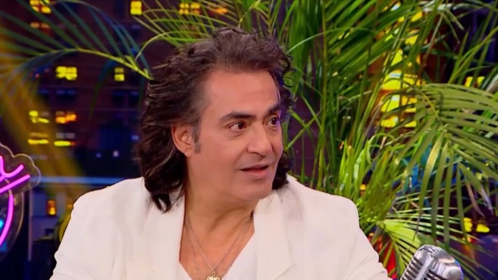 Διονύσης Σχοινάς: “Έγινε στρόβιλος και μας ρούφηξε κάτω” – Το σοκαριστικό ναυάγιο με τον πατέρα του όταν ήταν παιδί