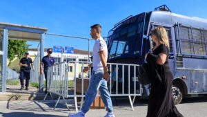 Δίκη για Τέμπη: “Δεν είναι κατηγορούμενο το Δημόσιο” – Τι είπε η δικηγόρος του Νομικού Συμβουλίου του Κράτους