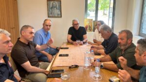Αυτοψία Τουρνά στην Εύβοια μετά από τις σεισμικές δονήσεις – «Από αύριο ξεκινούν οι έλεγχοι στις πληγείσες κατοικίες»