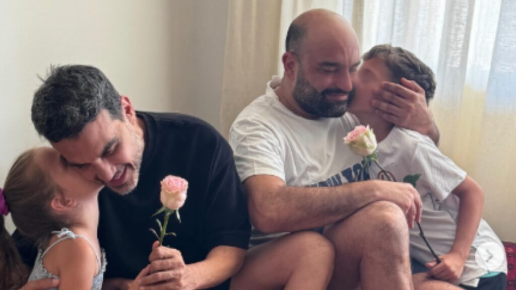 Παντελής Τουτουντζής: Η τρυφερή ανάρτηση με τον σύζυγο και τα παιδιά του για την Ημέρα του Πατέρα