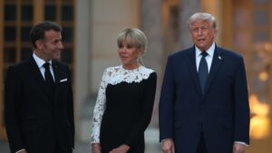 Ο Τραμπ στις Βερσαλλίες: Έμεινε άφωνος από την πολυτέλεια του παλατιού στο δείπνο με Μακρόν (βίντεο)