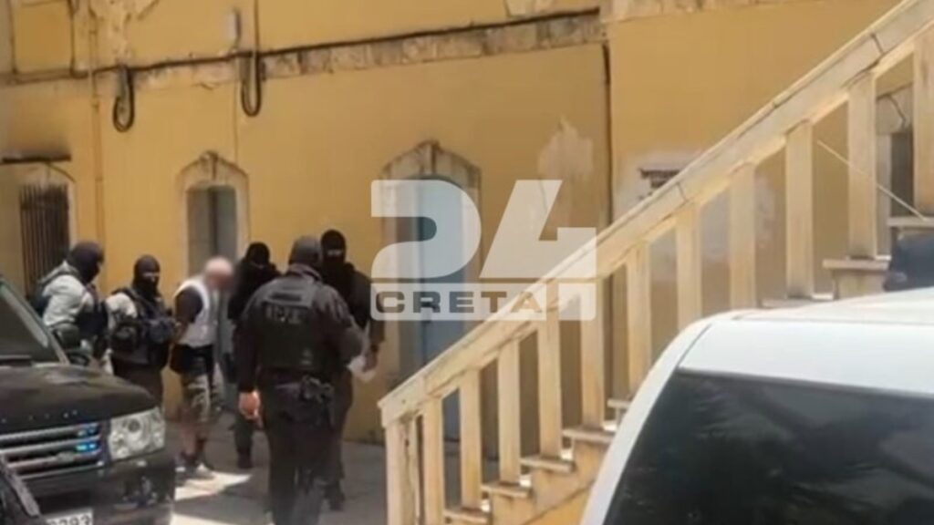 Χανιά: Στην Σταυρούλα Λεβεντάκη ανήκουν οι κηλίδες αίματος στην τηλεόραση και το πάτωμα του σπιτιού του 43χρονου – Στον εισαγγελέα ο άνδρας