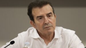 Χρυσοχοΐδης: “Σε λίγες ημέρες θα λειτουργούν οι 300 κάμερες για καταγραφή παραβάσεων ερυθρού σηματοδότη”