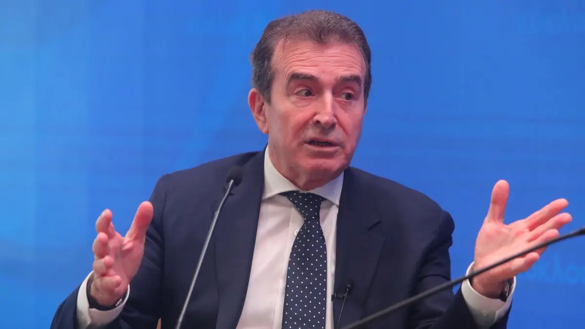 “Διαρκής επαγρύπνηση και συντονισμός απέναντι στις υβριδικές απειλές” – Το μήνυμα Παπαστεργίου και Χρυσοχοΐδη