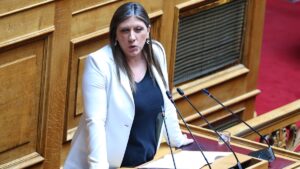 Κωνσταντοπούλου: «Το νέο Σύνταγμα πρέπει να προέλθει από τους πολίτες»