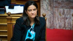 Κεραμέως: “Καταργούμε την περικοπή των συντάξεων χηρείας μετά την τριετία”