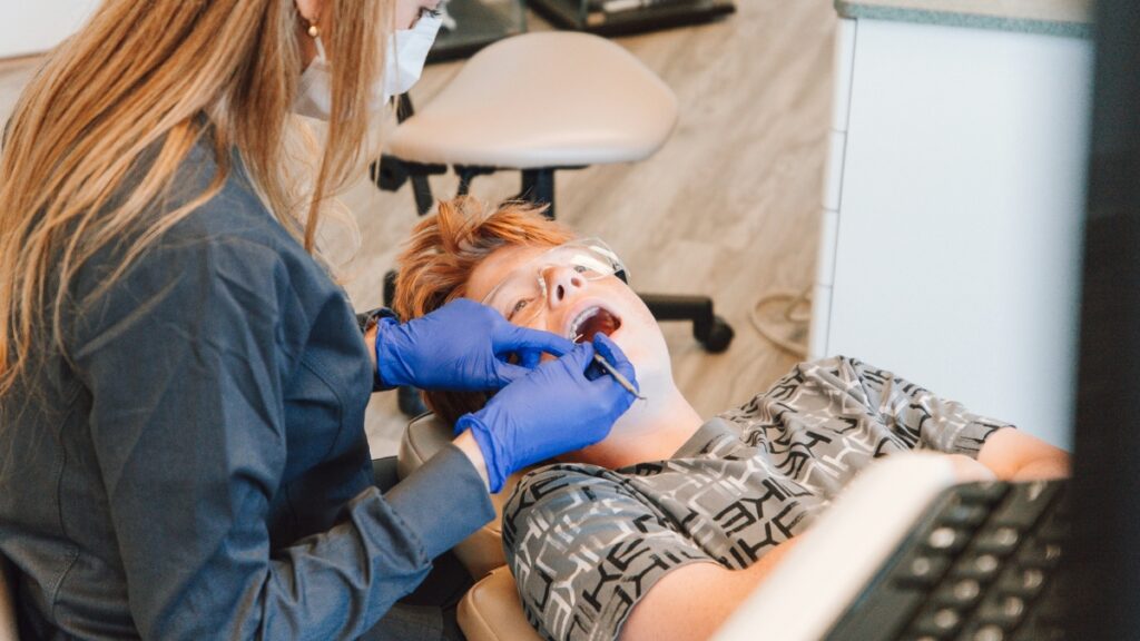 Τέλος το Dentist Pass για τα παιδιά – Την επέκτασή του ζητούν οι οδοντίατροι