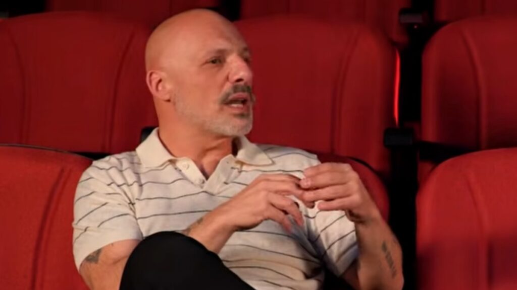 Νίκος Μουτσινάς: “Δεν έχω βιώσει διακρίσεις για το αν είμαι γκέι – Έχασα ρόλο επειδή είχα ξυρισμένο κεφάλι”