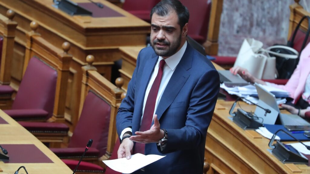 Μαρινάκης: Η “κατά παραγγελία νομοθέτηση” Τσίπρα, οι “φιδέμποροι στα εθνικά” και το… σίριαλ Σαμαράς
