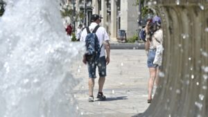 Καιρός σήμερα: Μικρή άνοδος της θερμοκρασίας στα ηπειρωτικά – Πού θα εκδηλωθούν βροχές και καταιγίδες