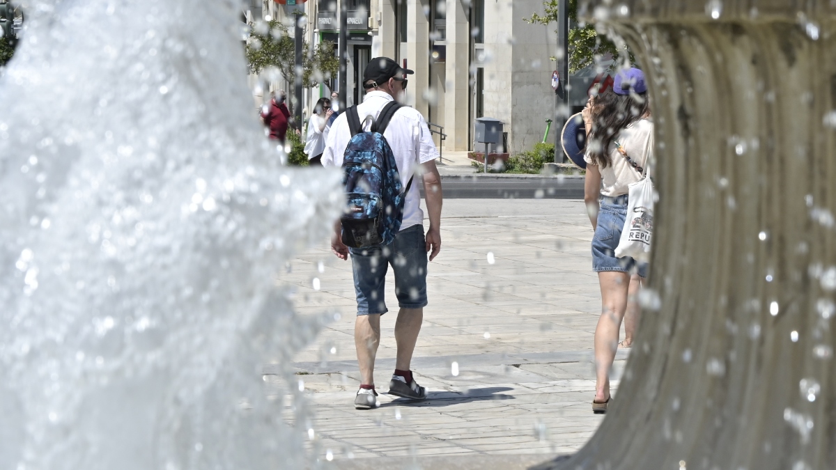 Καιρός σήμερα: Μικρή άνοδος της θερμοκρασίας στα ηπειρωτικά – Πού θα εκδηλωθούν βροχές και καταιγίδες